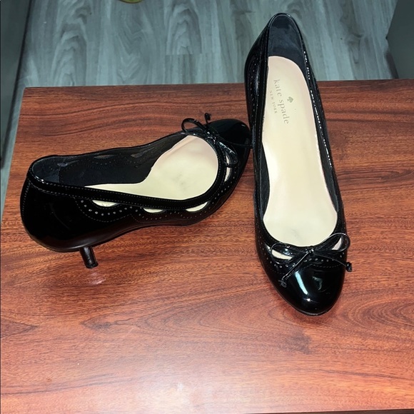 Kate Spade Patented Leather Black 3 Inch Heel with Bow and Cut Out Detailing - Picture 3 of 9